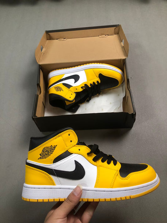 Air Jordan 1 Retro High sneakers