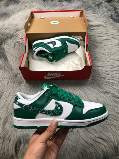 Nike Dunk Sneaker