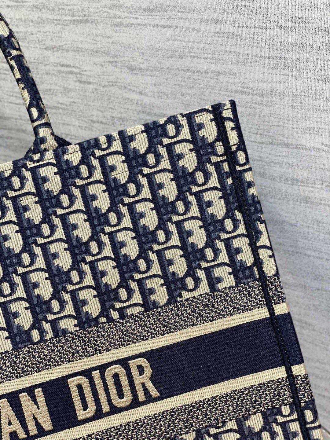 Dior bag