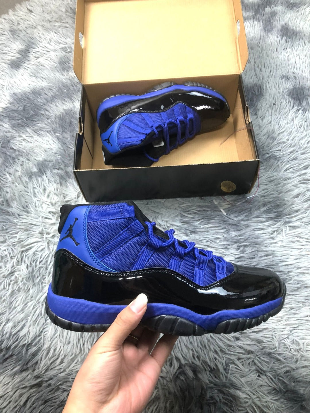 Air Jordan 11 Retro Pantone