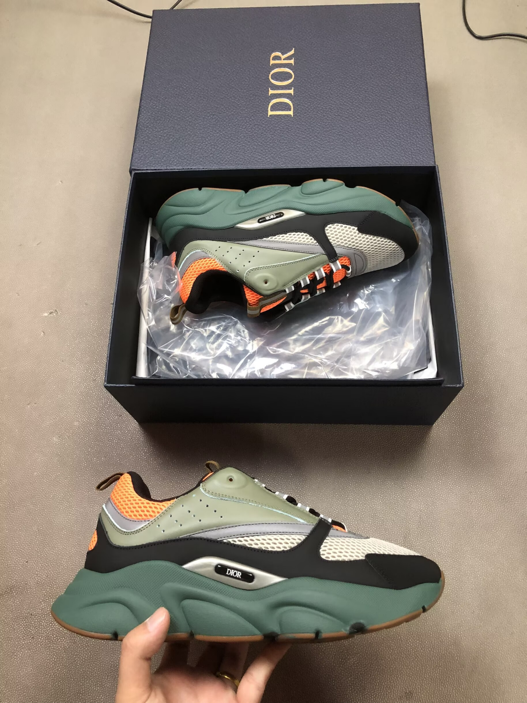 Dior B22