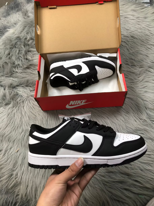 Nike Dunk Sneaker